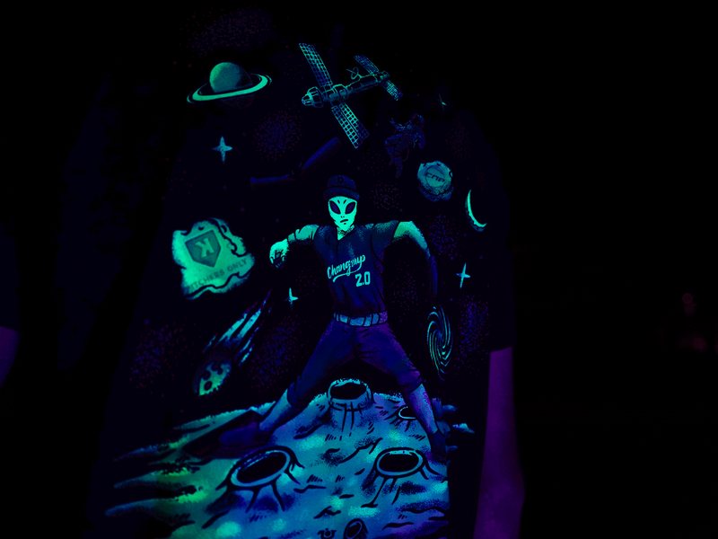 Changeup 2.0 under blacklight